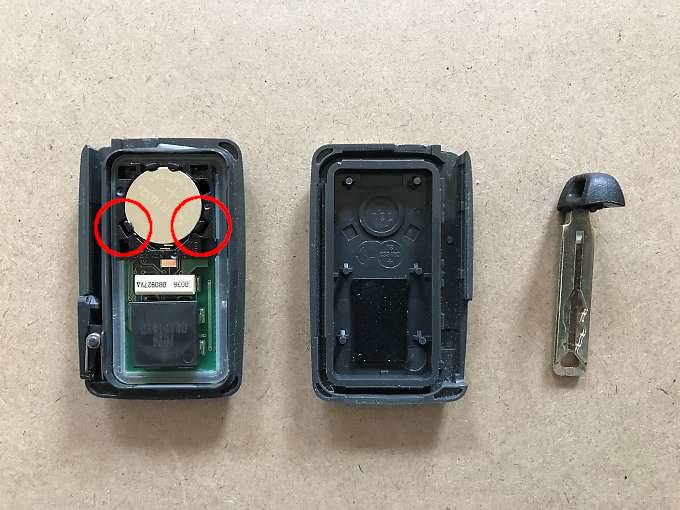 ノアのスマートキー分解手順5