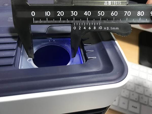 KLOUDICの水投入口