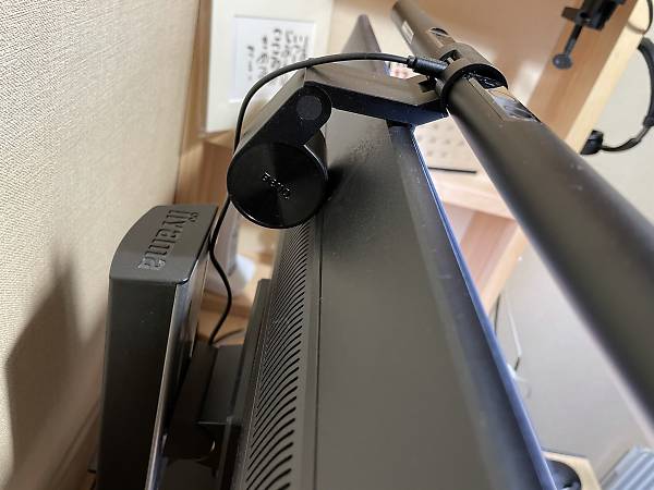 モニターへの固定方法
