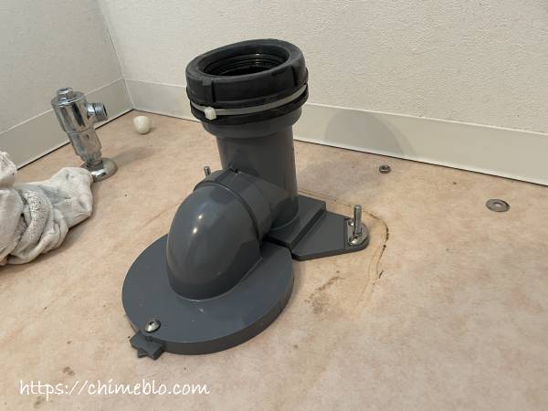 古いトイレの排水オフセットアダプター